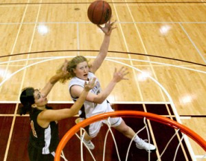 Stockbower led the Garnet with 18 points and 14 rebounds.